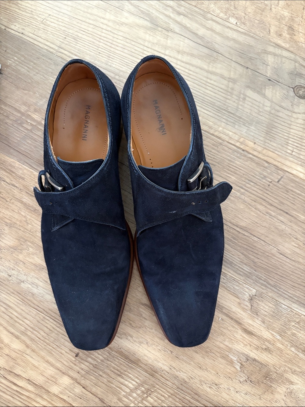 Magnanni men suede shoes